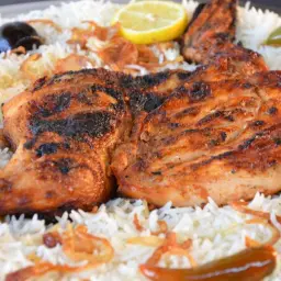 دجاج على الفحم مع أرز